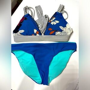 Red Carter women’s 2 piece swimsuit bikini floral blue vision small reve…